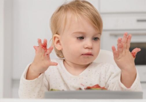 De långsiktiga fördelarna med teckenspråk för spädbarn för småbarn