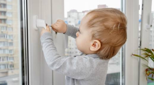 Barnsäkring gjord enkel: De bästa säkerhetslåsen för lådor och apparater