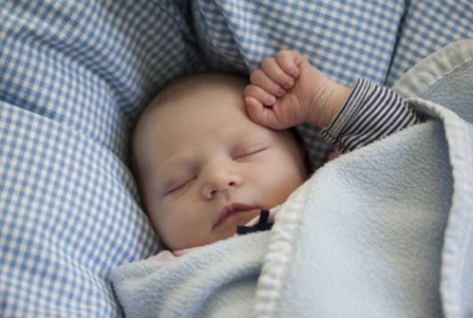 Anknytningsvänliga sömnträningsmetoder för små barn och spädbarn