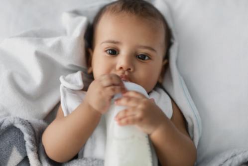 Från nyfödd till småbarn: Utveckling av sömnmönster och hur man håller jämna steg
