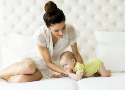 Spädbarns sömnperioder förklaras: Expertråd för utmattade föräldrar