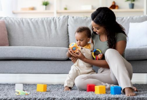 Övergång från spjälsäng till säng: Hur du behåller din toddlers sömnrutin